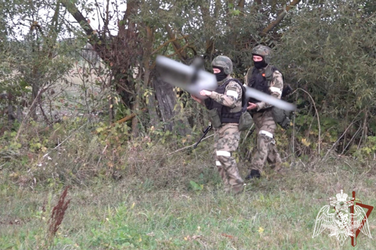 Росгвардейцы обнаружили украинский дрон-«обманку» (видео)