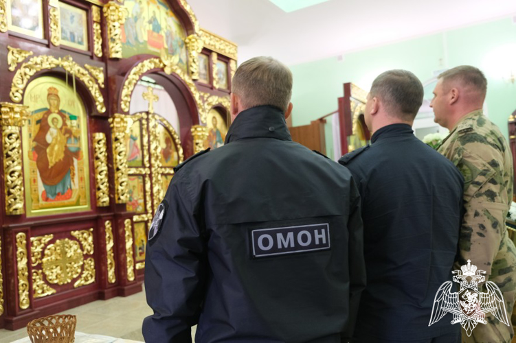 Росгвардейцы приняли участие в освящении храма в Курской области
