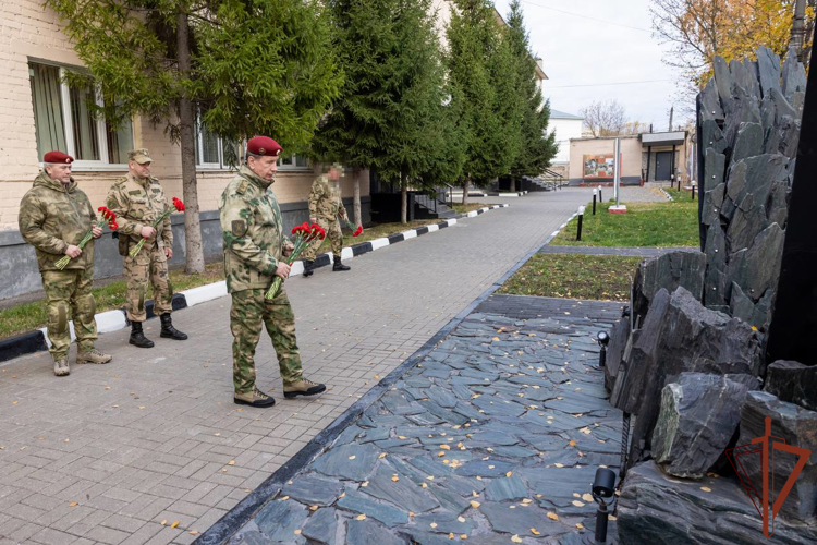 Генерал армии Виктор Золотов проверил выполнение боевых задач подразделениями Росгвардии в Курской области 