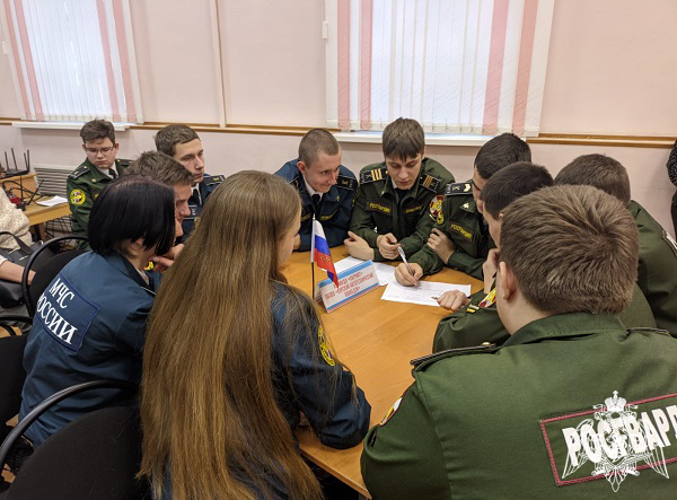 В Курске военнослужащие Росгвардии организовали мероприятия, посвященные Дню Конституции Российской Федерации