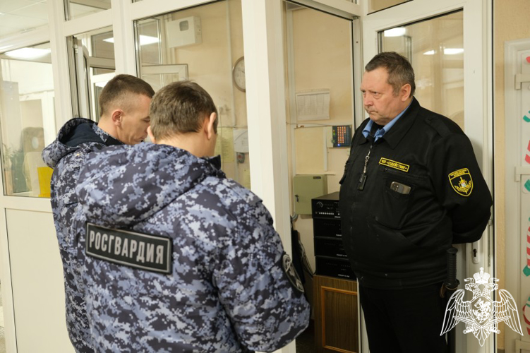 В Курске Росгвардия завершила внеплановые проверки ЧОП