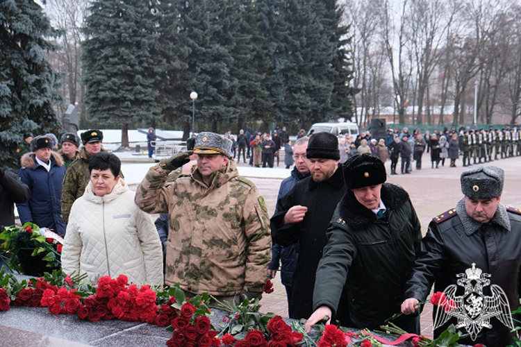 В Курске начальник регионального Управления Росгвардии принял участие в торжественном мероприятии, посвященном освобождению города Курска от  немецко-фашистских захватчиков