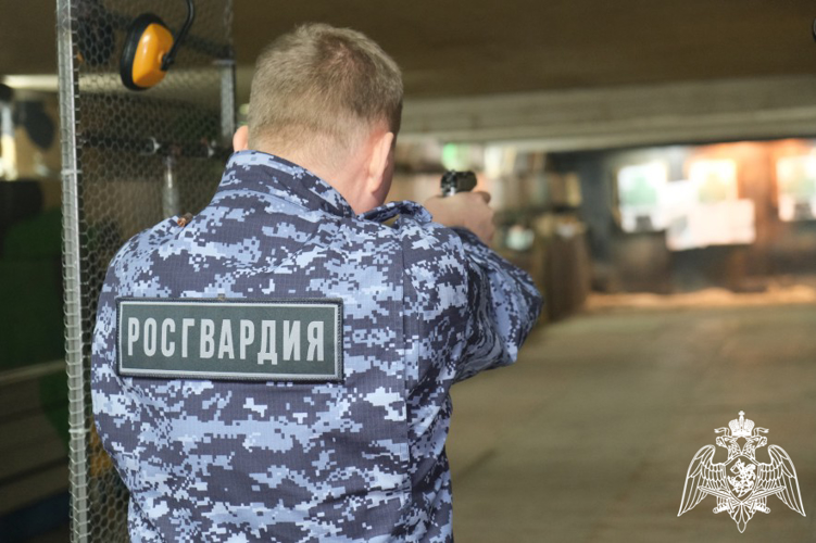В Курске отметили годовщину образования подразделений государственного контроля и лицензионно-разрешительной работы Росгвардии