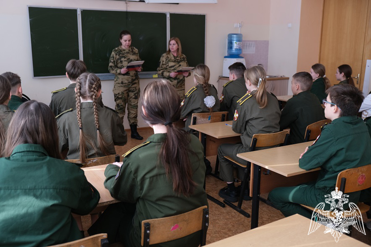 В Курске подшефные воспитанники Росгвардии написали «Письмо солдату»