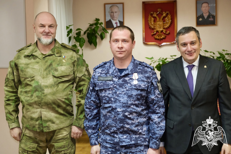Военнослужащим и сотрудникам Управления Росгвардии по Курской области вручили государственные награды 
