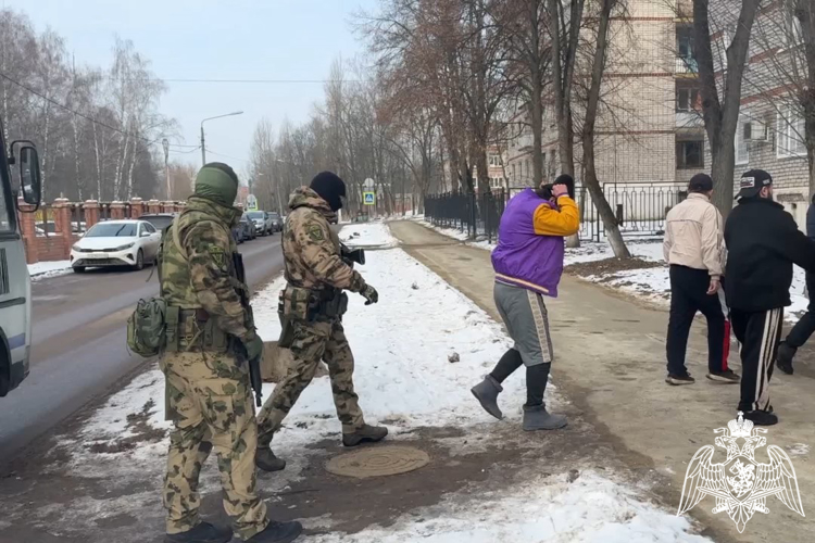 В Курской области при силовой поддержке Росгвардии присечены нарушения миграционного законодательства