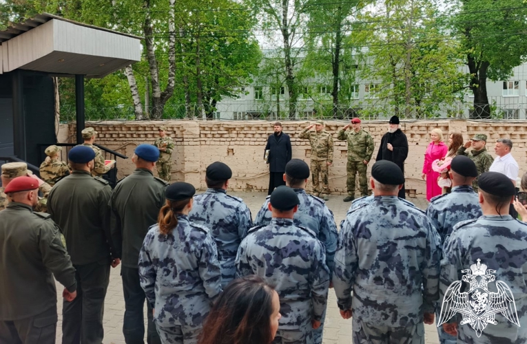В Курске Герой России генерал-лейтенант Вячеслав Пытков принял участие в открытии Дома офицера и вручил государственные награды