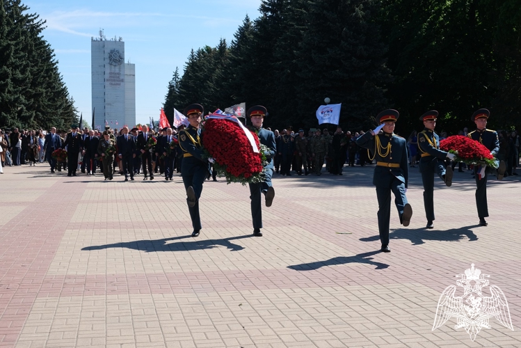 В Курске росгвардейцы приняли участие в памятном мероприятии в честь павших в годы Великой Отечественной войны