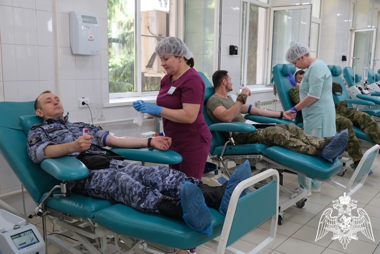 Росгвардейцы сдали донорскую кровь для медицинских учреждений Курской области