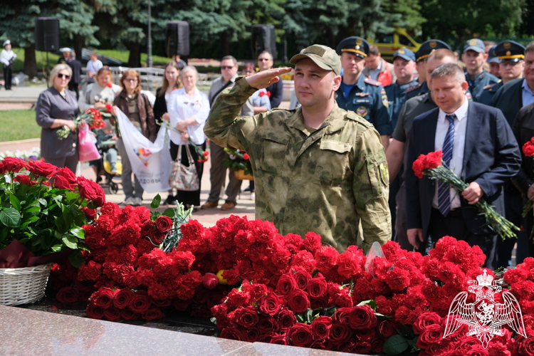 В День памяти и скорби личный состав Управления Росгвардии по Курской области почтил память павших в Великой Отечественной войне
