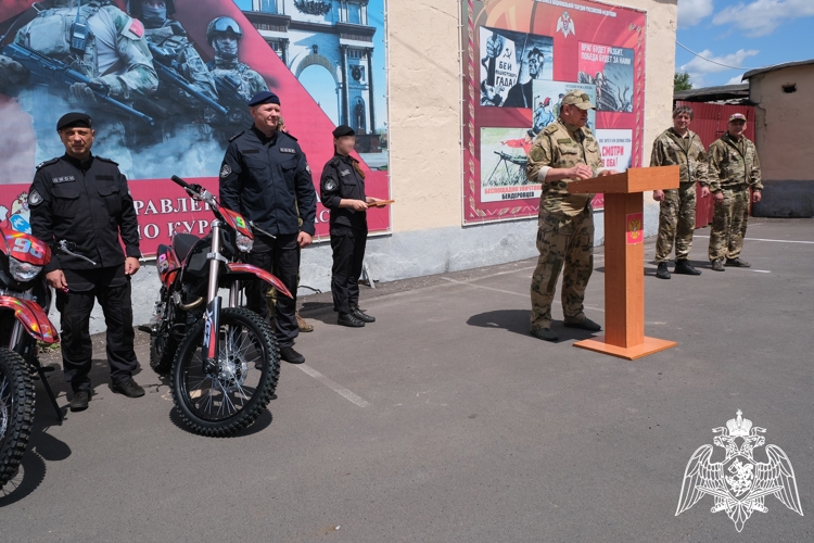 В Курске состоялось торжественное вручение мототехники спецподразделениям Росгвардии