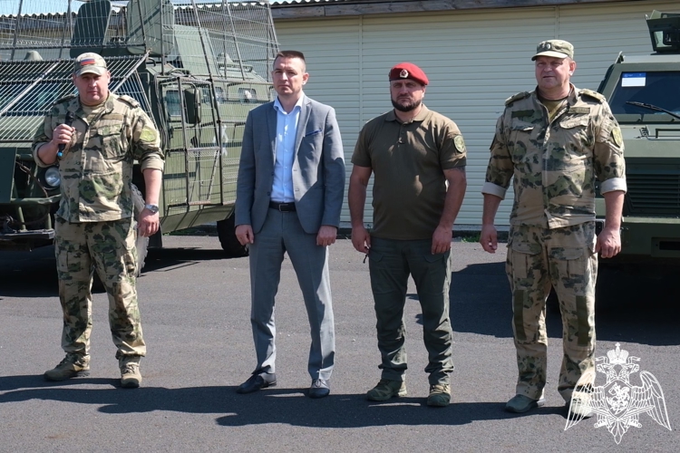 В Курске подшефные воспитанники регионального Управления Росгвардии сдали экзамен на право ношения оливкового берета с краповой вставкой