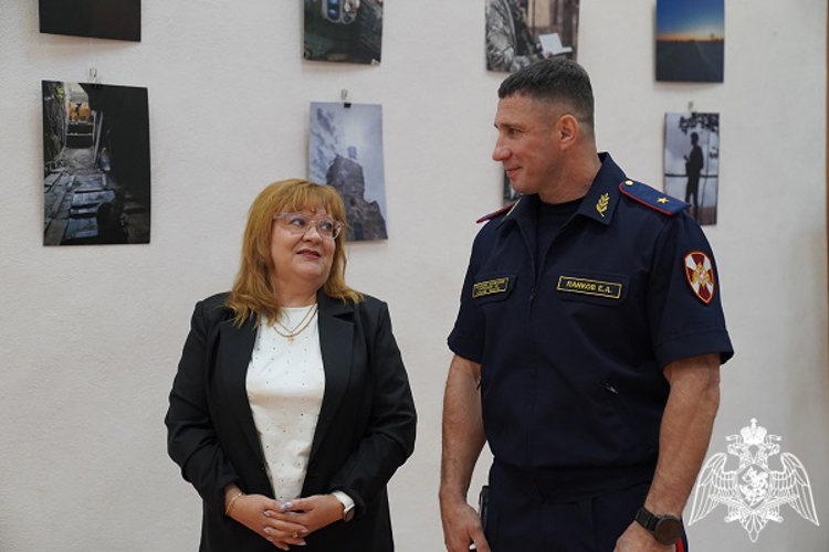 В Курске региональное Управление Росгвардии пополнило книжный фонд городских библиотек 