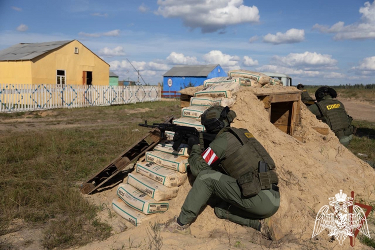 Директор Росгвардии Герой России Виктор Золотов высоко оценил боевые возможности войск в ходе специального учения