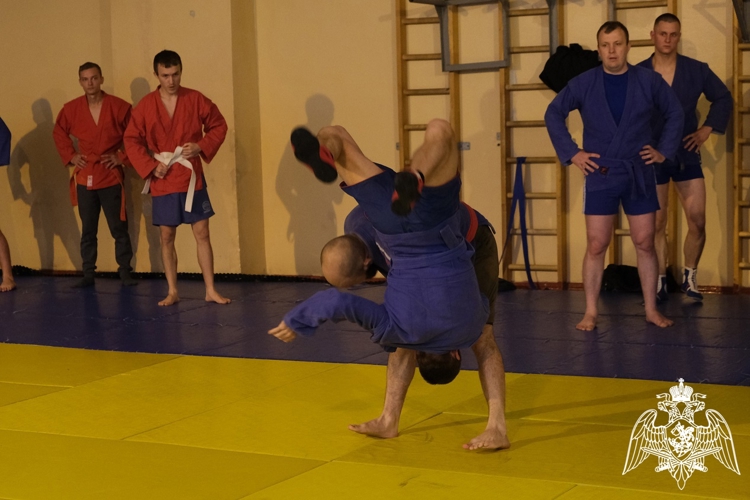 В Курске росгвардейцы стали победителями областного чемпионата по самбо