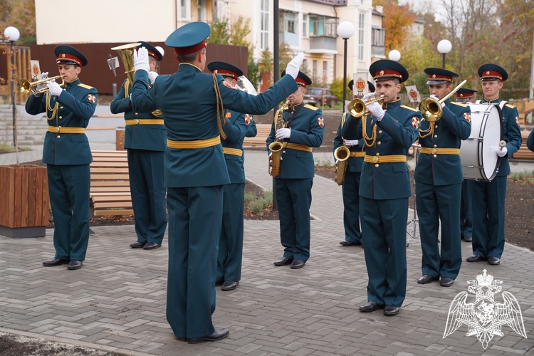 Мемориальную доску сотруднику Росгвардии открыли в Курске