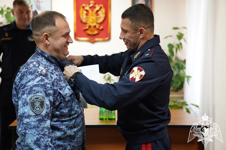 В Курске сотрудники вневедомственной охраны отметили профессиональный праздник