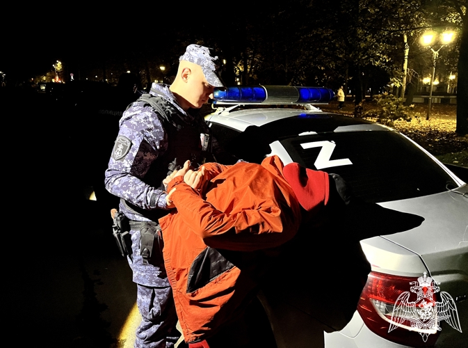 В Курске росгвардейцы задержали мужчину, устроившего скандал в детском саду