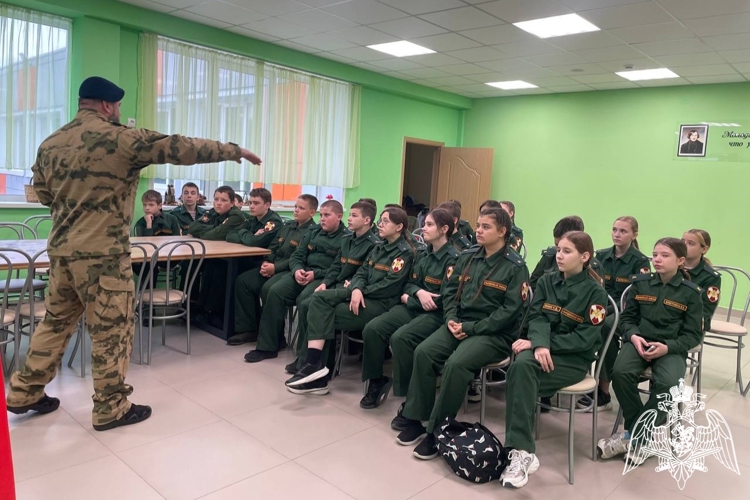 Росгвардейцы провели для курских школьников уроки мужества