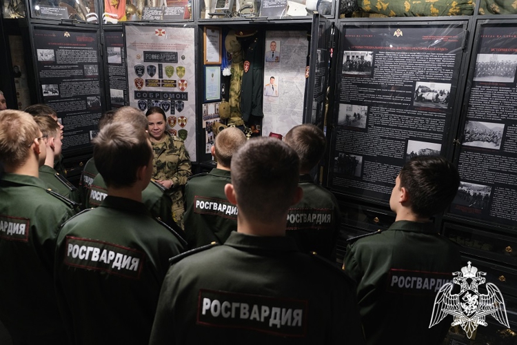 В Курске росгвардейцы познакомили подшефных воспитанников с работой вневедомственной охраны