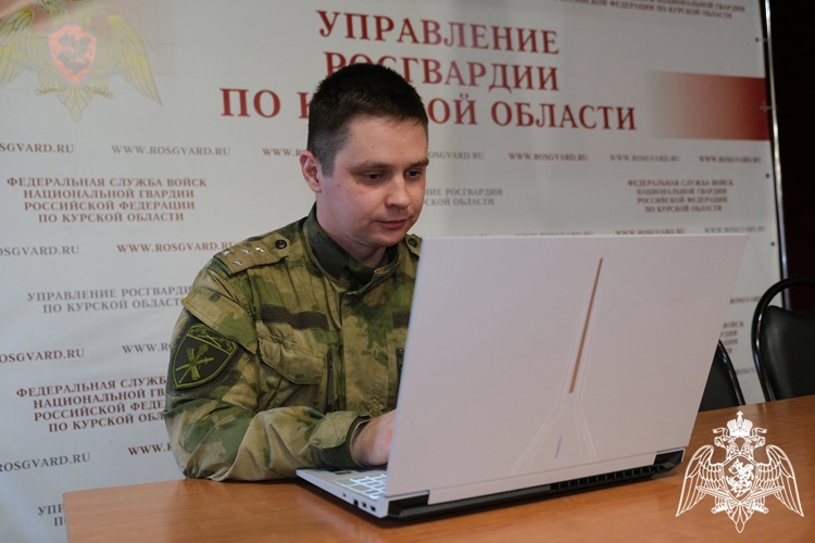 В Курске росгвардейцы присоединились к Всероссийской акции «Большой этнографический диктант»