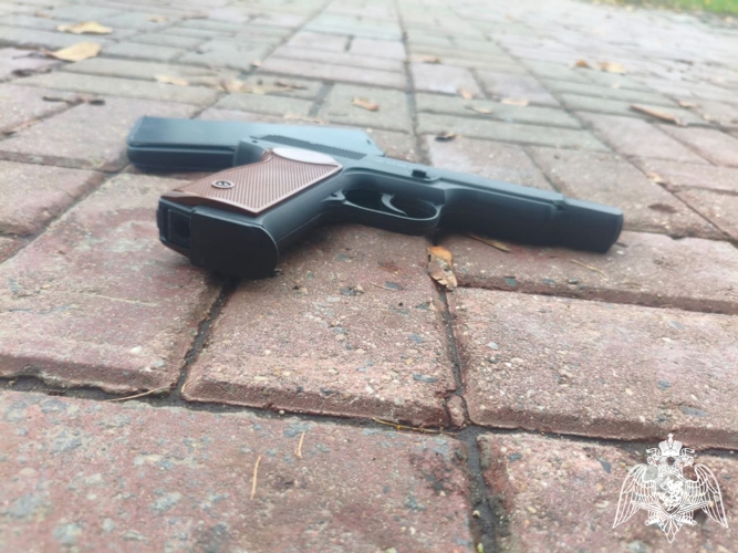 В Курске росгвардейцы задержали мужчину, угрожавшего женщине пистолетом