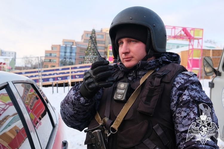В Курской области росгвардейцы обеспечили безопасность граждан во время празднования Нового года
