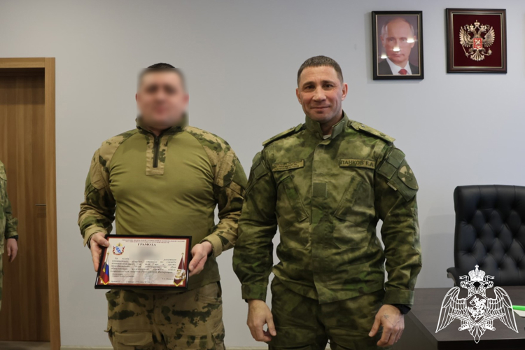 В Курске наградили отличившихся саперов Росгвардии