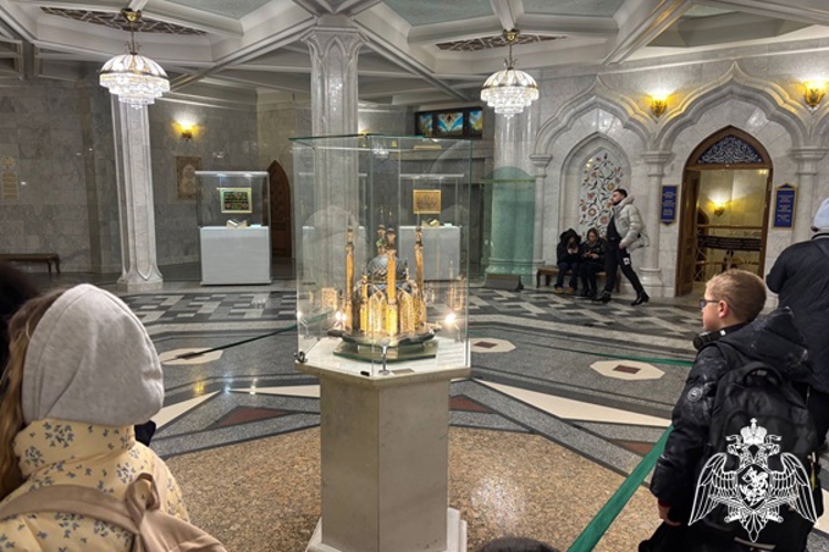 Дети курских росгвардейцев совершили новогоднее путешествие в Казань