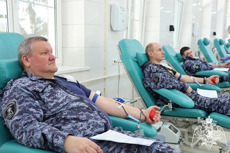 В Курске росгвардейцы стали участниками донорской акции «От сердца к сердцу» 