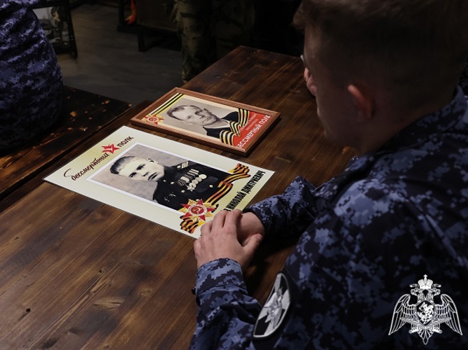 Росгвардейцы в Курске написали «Диктант Победы» и почтили память героев