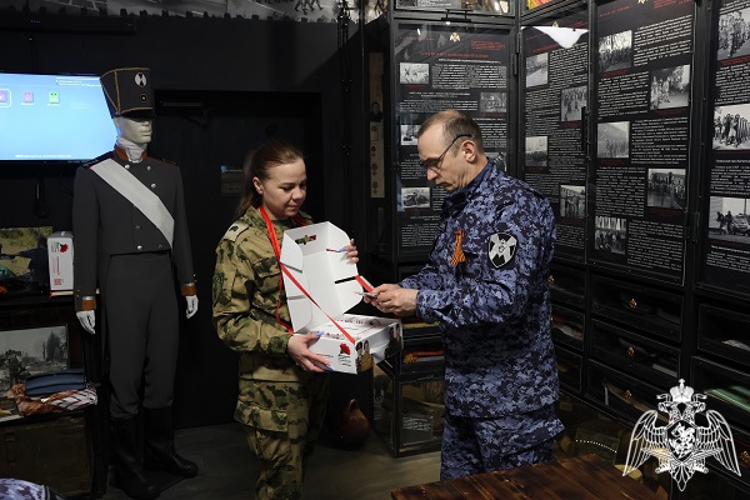 Росгвардейцы в Курске написали «Диктант Победы» и почтили память героев