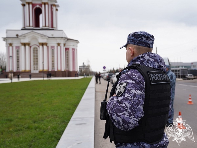 Росгвардейцы примут участие в обеспечении безопасности в майские праздники
