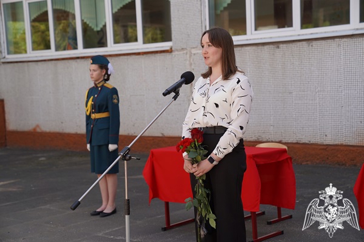 В школе № 36 города Курска, в рамках Всероссийского образовательного проекта торжественно, открыли «Парту Героя»
