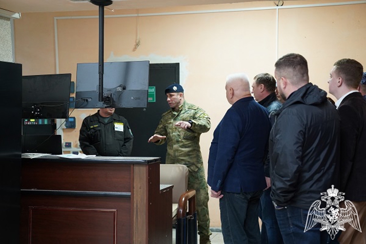 Росгвардия усилила меры безопасности в местах детского оздоровительного отдыха в Курской области