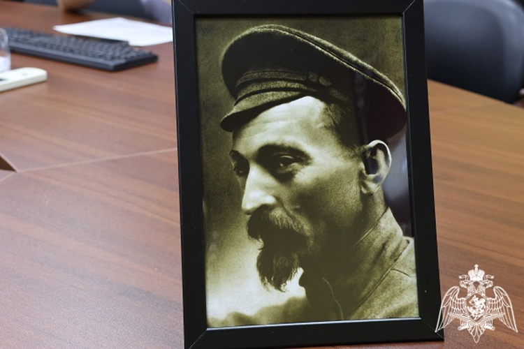 Росгвардейцы обсудили наследие Ф. Э. Дзержинского на круглом столе в Курске