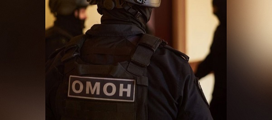 При содействии спецназа Росгвардии в Курске задержаны подозреваемые в вымогательстве (Видео)