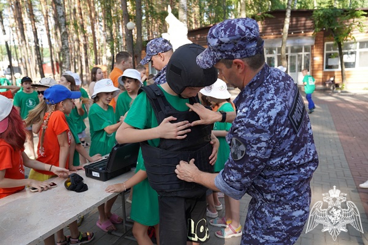 В Курске проходит акция «Каникулы с Росгвардией» 