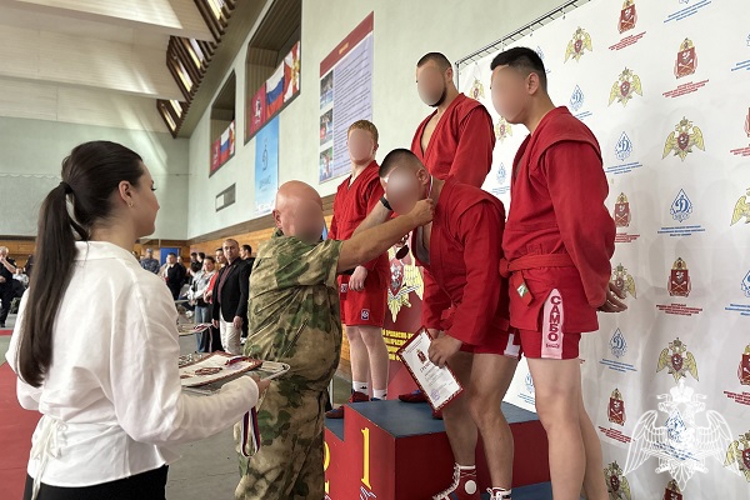 Курские росгвардейцы — в числе лучших на чемпионате Центрального округа  по самбо