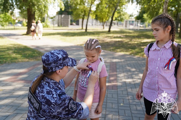 В Курске росгвардейцы присоединились к всероссийской акции «Цвета Родины»