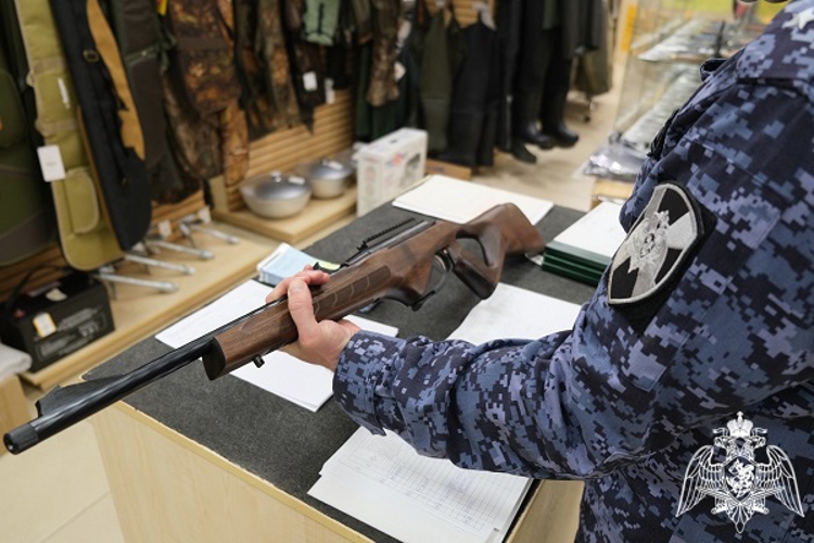 За прошедшую неделю росгвардейцы Курской области проверили 78 владельцев оружия и 14 юридических лиц