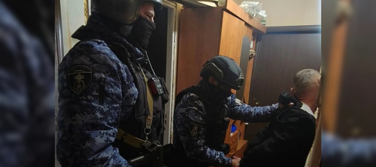 В Курске росгвардейцы задержали мужчину, напавшего с ножом на сестру