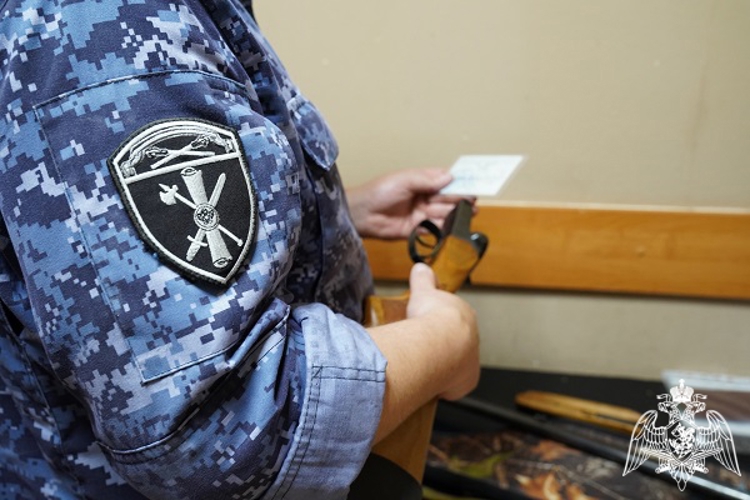 За прошедшую неделю росгвардейцы Курской области проверили 148 владельцев оружия и 8 юридических лиц