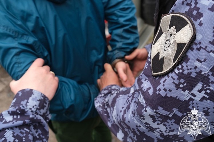 В Курске росгвардейцы пресекли противоправные действия в пункте выдачи  заказов